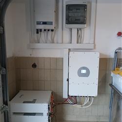 Retrofit – vgradnja hranilnika v obstoječo sončno elektrarno SolarEdge - goriška regija