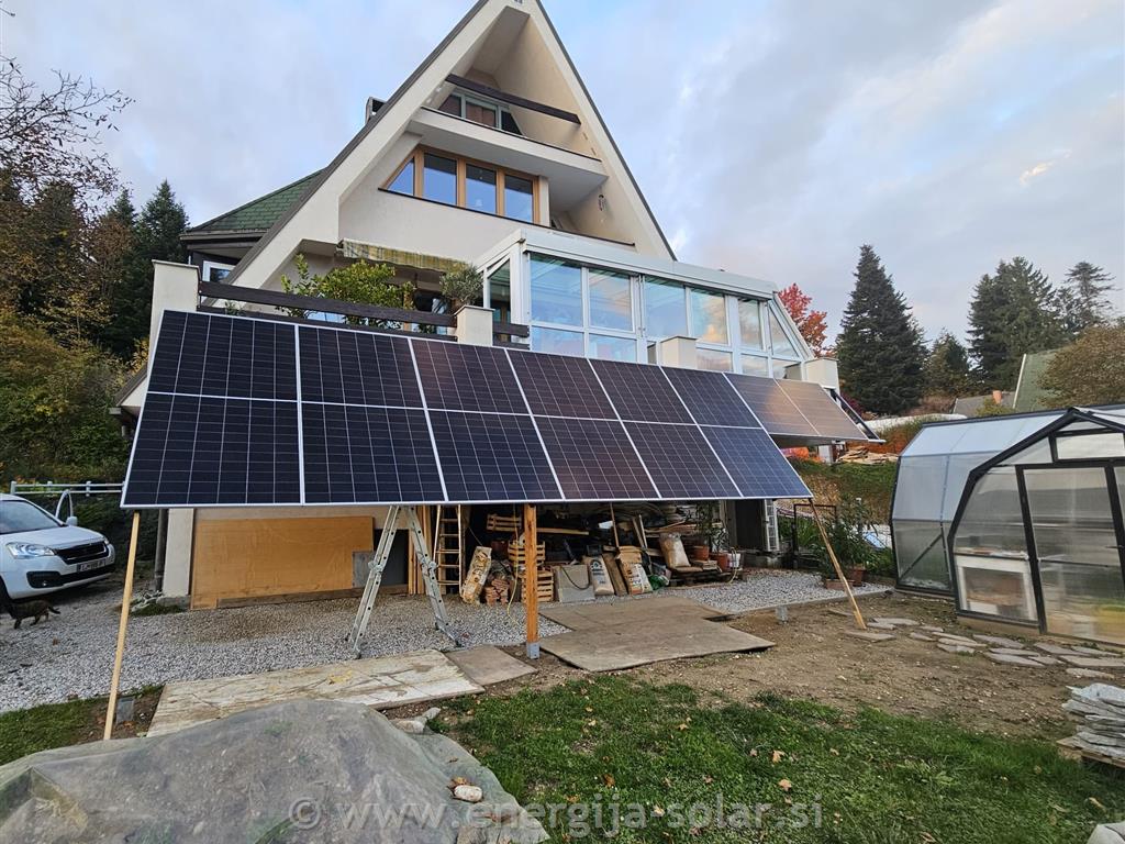 Sončna elektrarna s hranilnikom – okolica Ljubljane