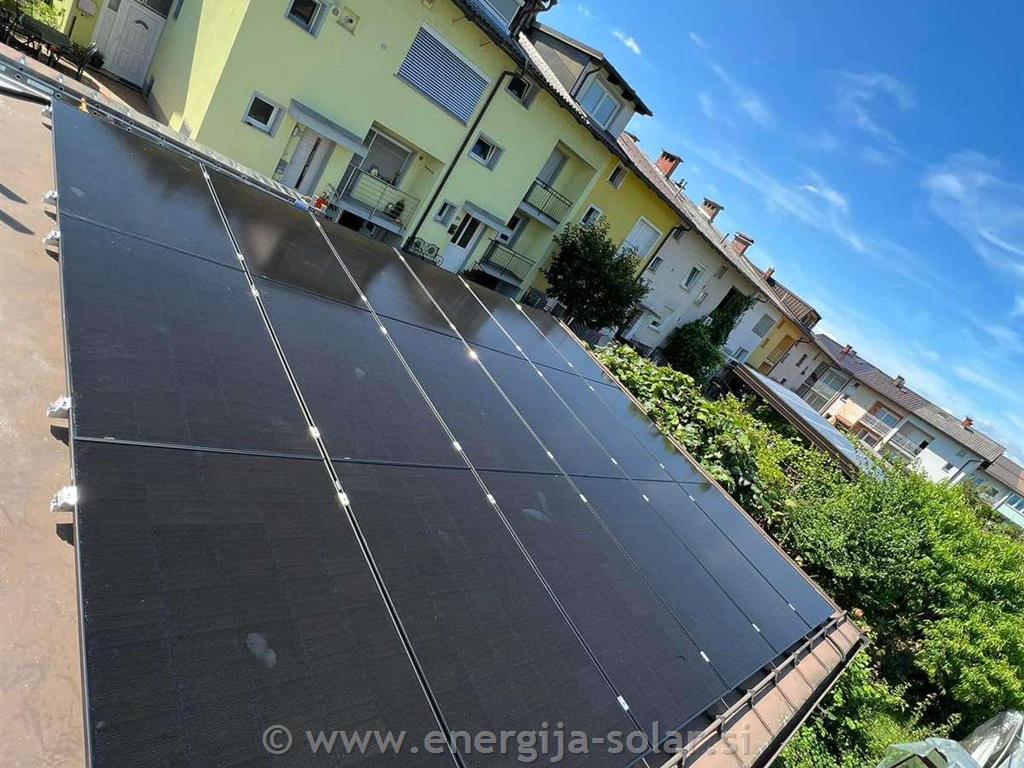Hibridna sončna elektrarna 6,84kW z 10kWh Kstar hranilnikom - Ljubljana