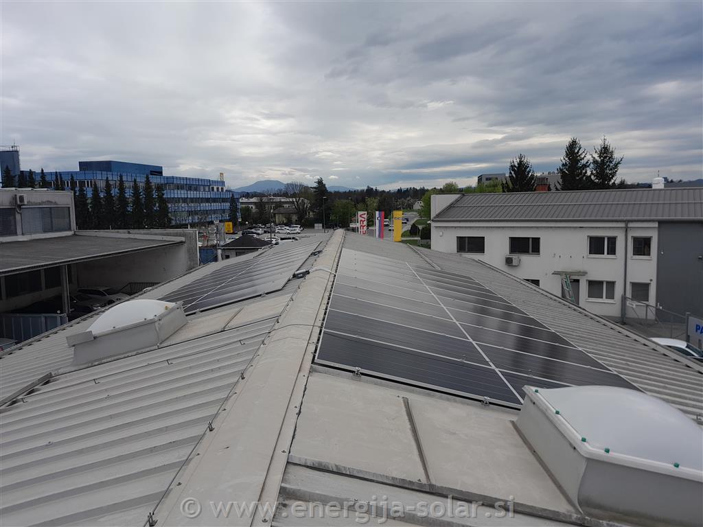 Hibridna sončna elektrarna 19,2kW, z oddajo viškov v omrežje - Ljubljana