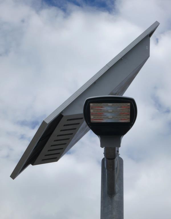 Cestna solarna LED razsvetljava z Li-ion akumulatorji