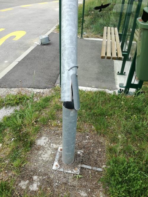Kandelaber za LED solarno svetilko