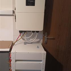 Retrofit - vgradnja hranilnika 20kWh v obstoječo sončno elektrarno - Ljubljana