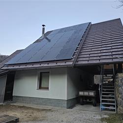 Hibridna sončna elektrarna 11,52kW - Notranjska