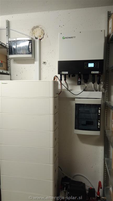 Hibridni razsmernik Growatt 10kWh s LiFePo4 baterijami Growatt