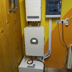 Retrofit - vgradnja hranilnika 10kWh v obstoječo sončno elektrarno - Ljubljana okolica