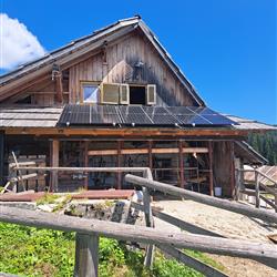 Otočna sončna elektrarna 5,4kW z li-ion baterijami 30kWh - Gorenjska