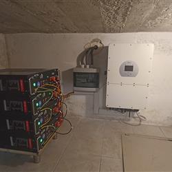 Retrofit - vgradnja hranilnika 20kWh v obstoječo sončno elektrarno - Ljubljana okolica