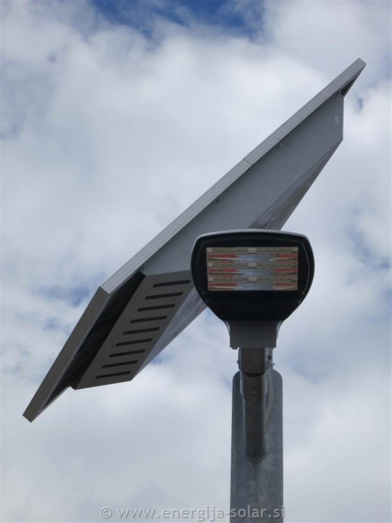Cestna solarna LED razsvetljava z Li-ion akumulatorji