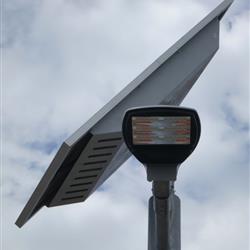 Cestna solarna LED razsvetljava z Li-ion akumulatorji