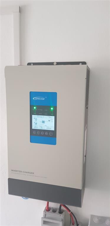 Hibridni razsmernik 5kW